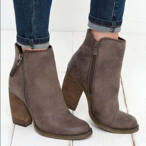 Sbicca Taupe Booties Size 7.5